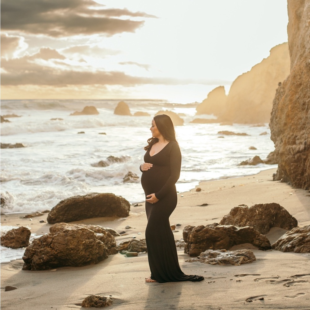Pinkblush maternity black long sleeve photo shoot dress